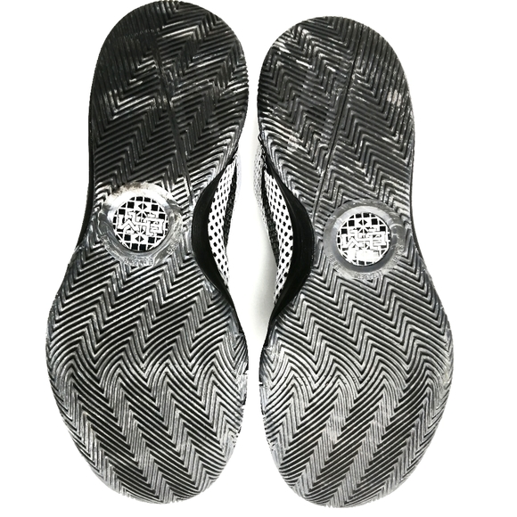 Nike Kyrie 1 BHM - Picture 6 of 9